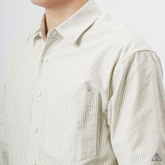 Áo sơ mi sọc nhỏ phối túi