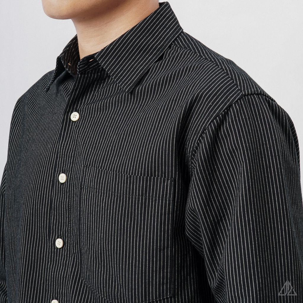 Áo sơ mi sọc nhỏ phối túi