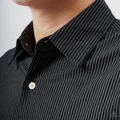 Áo sơ mi sọc nhỏ phối túi