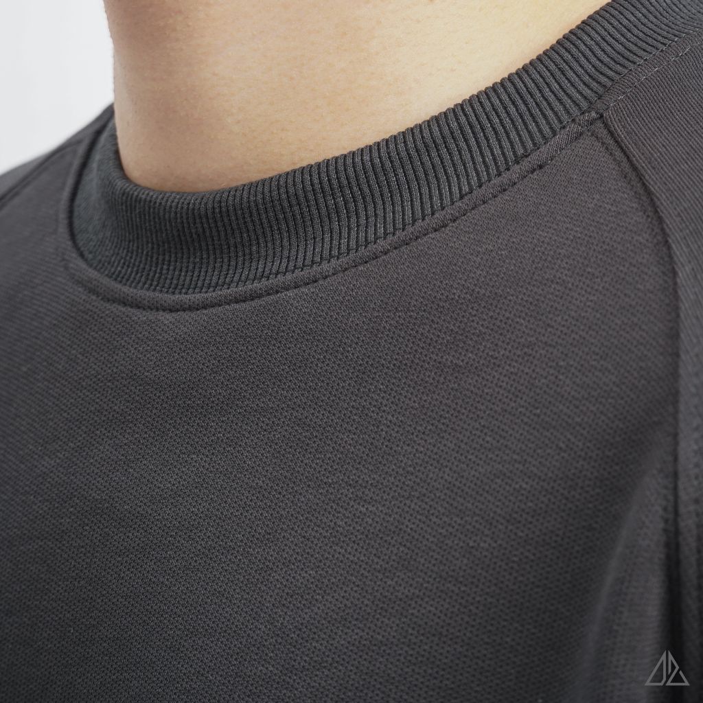 Áo thun tay dài Raglan