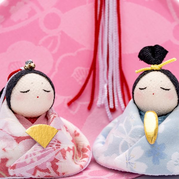 Búp Bê Hina Mini Trên Đệm Hoa Đào