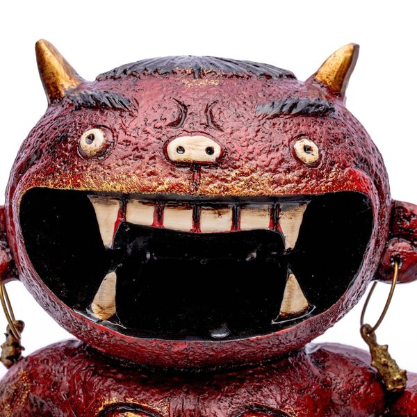 Tượng Oni cầm chùy