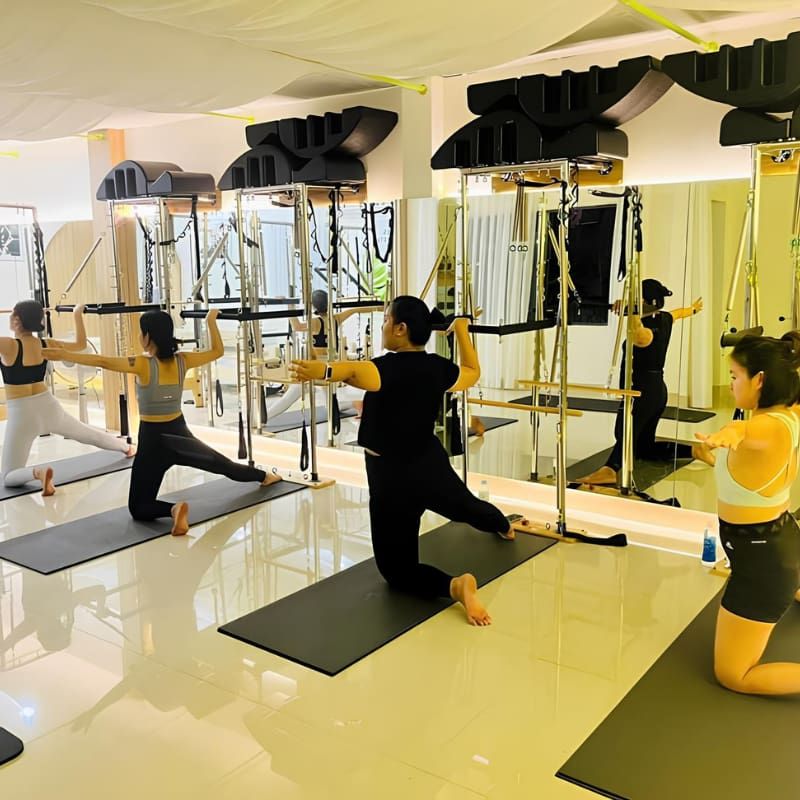 Tháp Pilates gắn tường