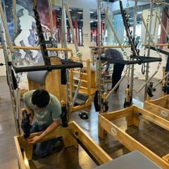 Máy tập Pilates Reformer Tower