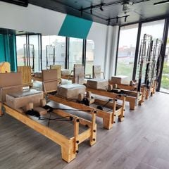 Máy tập Pilates Reformer Tower