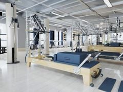 Máy tập Pilates Reformer Tower
