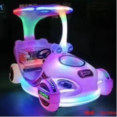 Xe điện đụng 15
