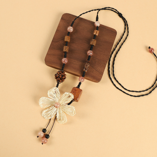Dây chuyền gỗ - hoa cúc