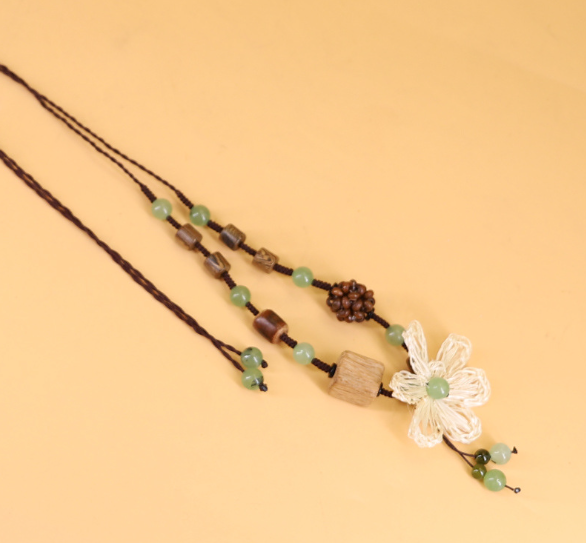 Dây chuyền gỗ - hoa cúc
