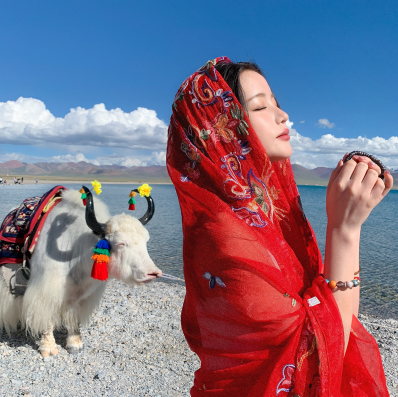 Khăn thêu khổ lớn