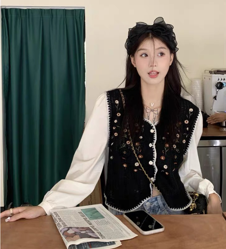 Áo Gile thêu hoa 4 màu