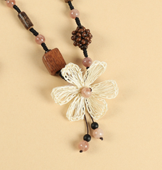 Dây chuyền gỗ - hoa cúc