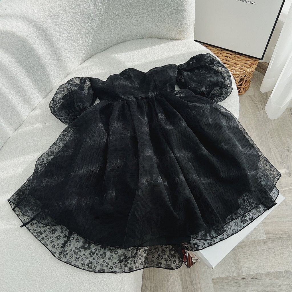 Đầm Đen phồng tay