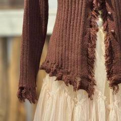 Áo Len Nâu Tay Dài - Amira