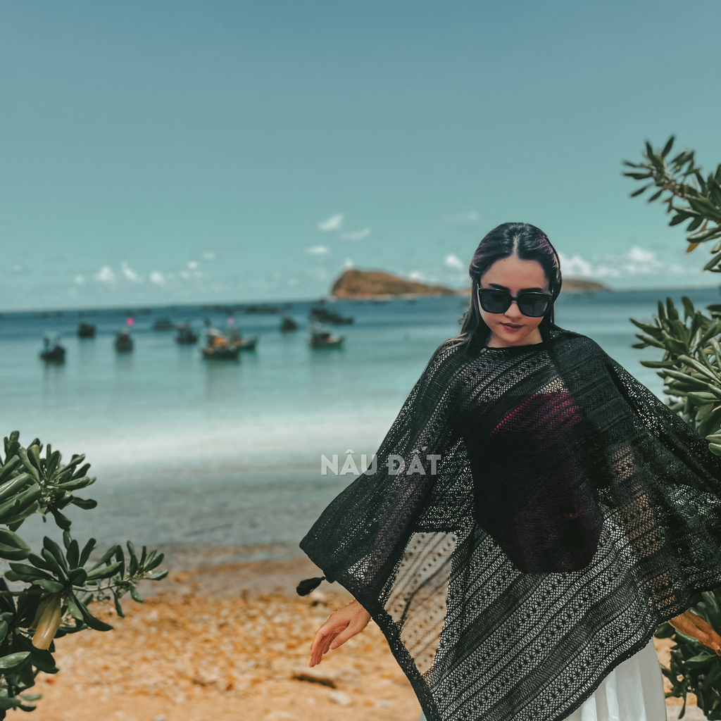 Khăn Choàng Ren Tua Rua- Kem Trắng Đỏ