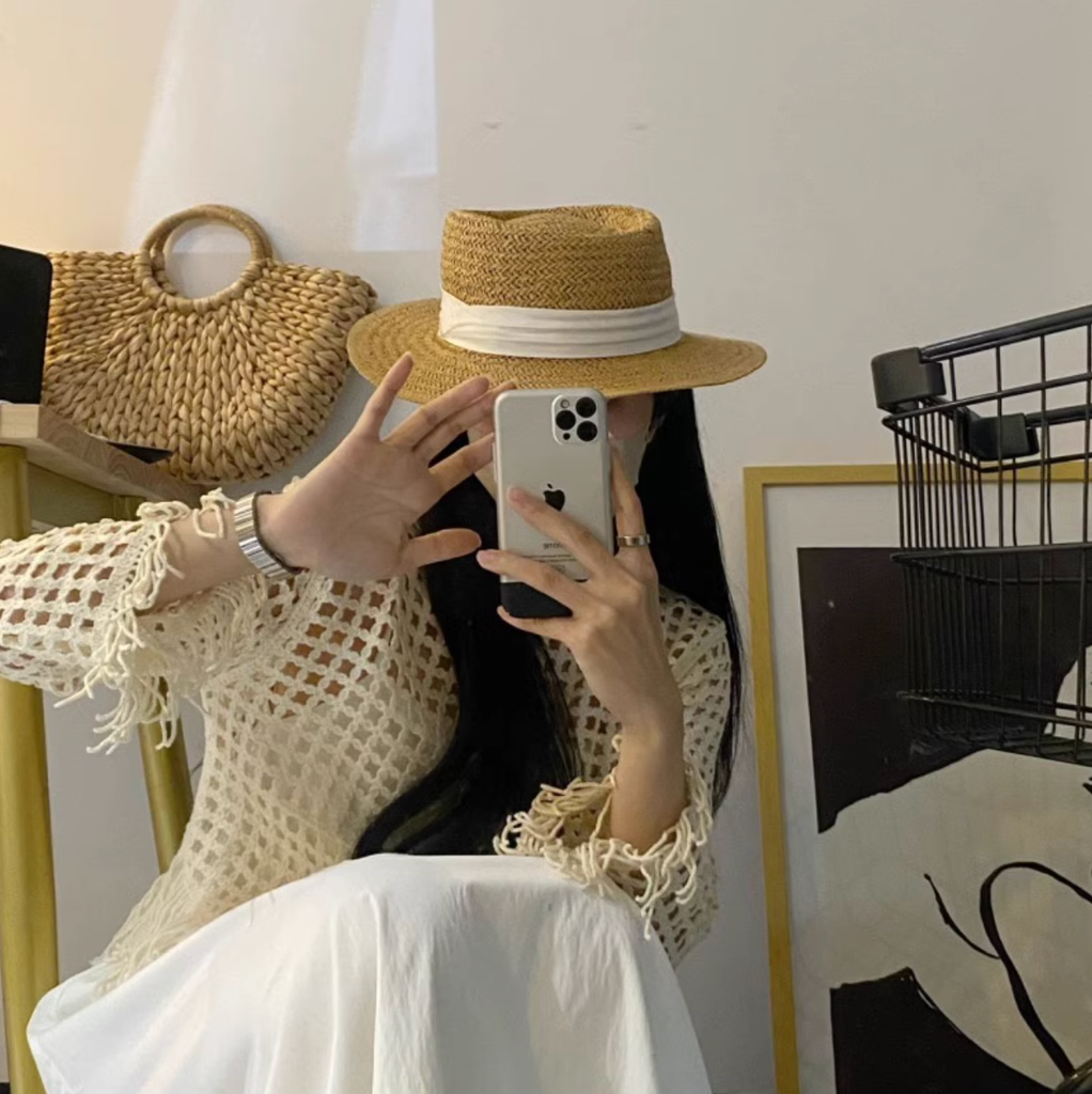 Áo Len Lỗ Vuông Tua Rua