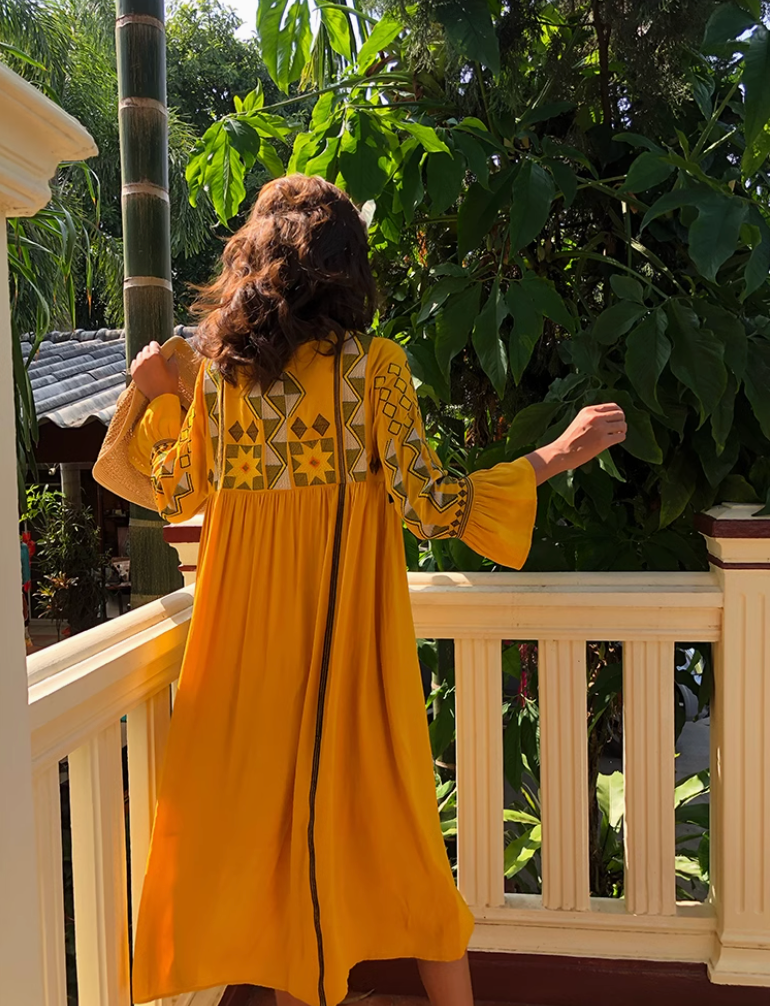 Đầm Boho Thêu Ngực Tay Dài