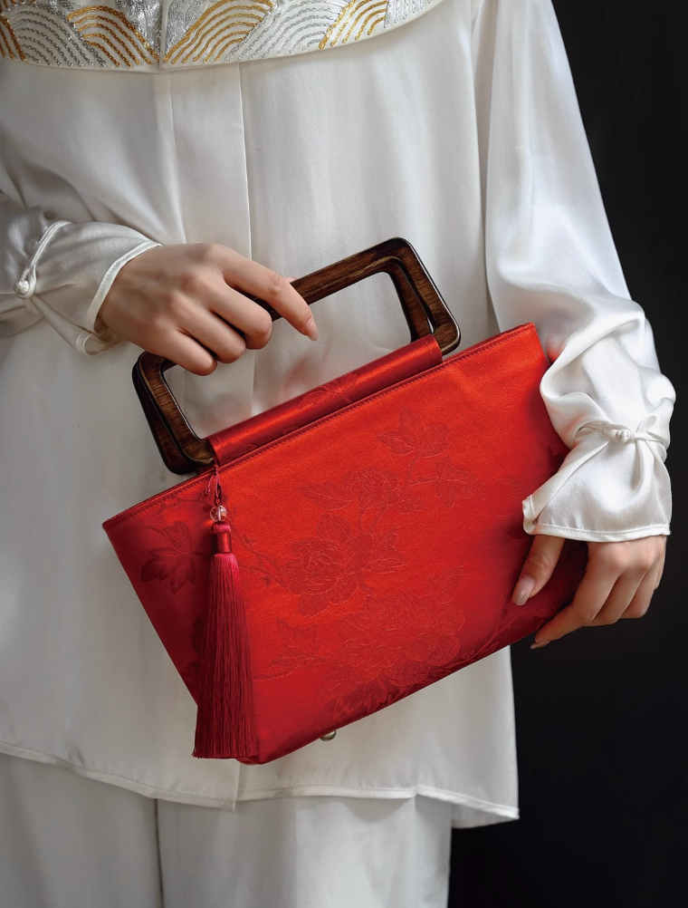 Túi Gấm Đỏ Quai Gỗ