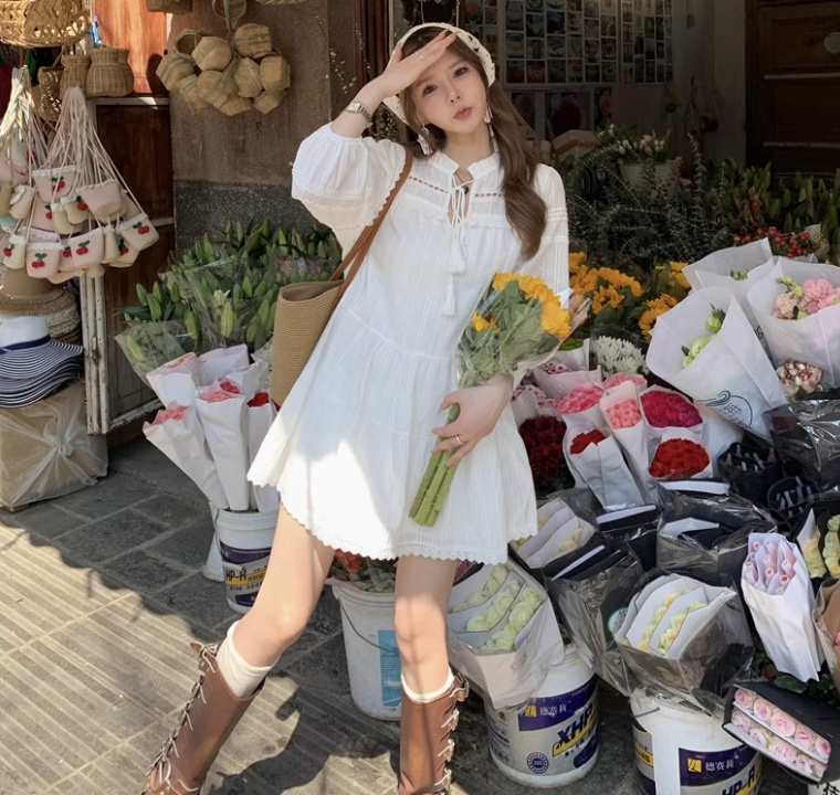 Đầm Vintage trắng alice