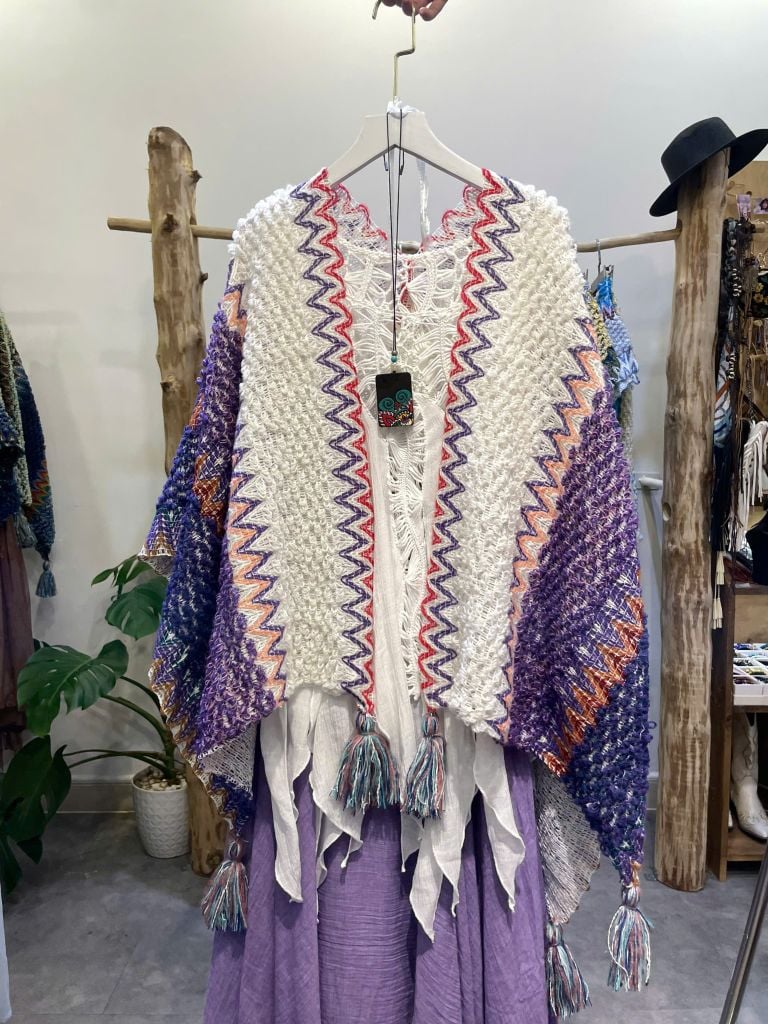 Khăn Choàng Thổ Cẩm - Poncho Len