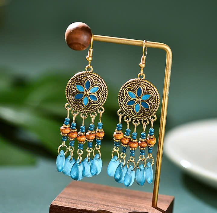 Hoa Tai đá giọt nước