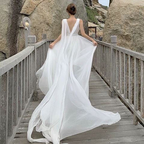 Đầm Thiết Kế Tà Dài