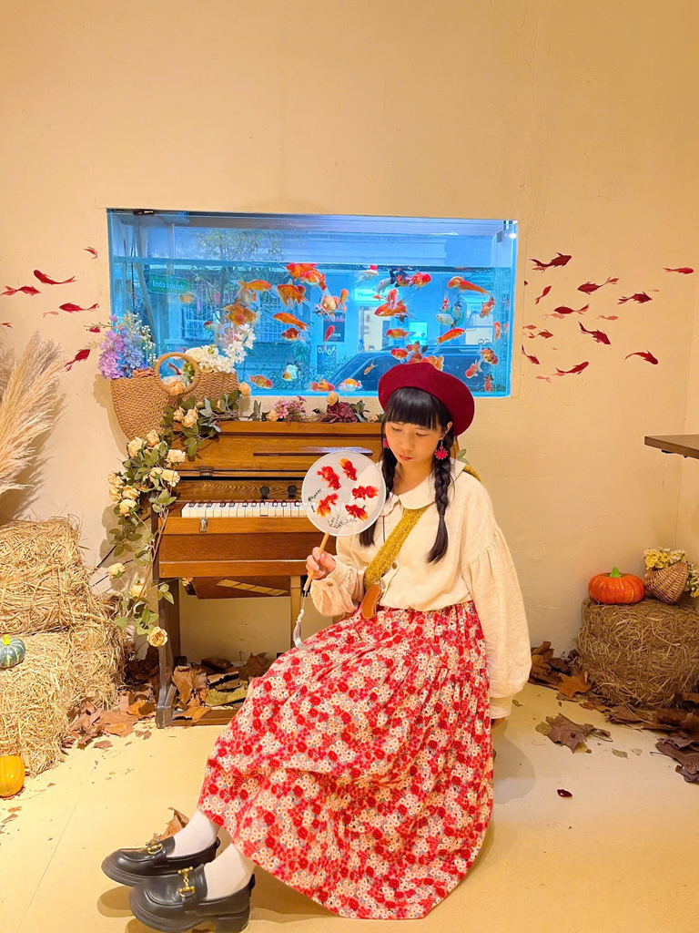 Chân Váy Hoa Nhí Đỏ