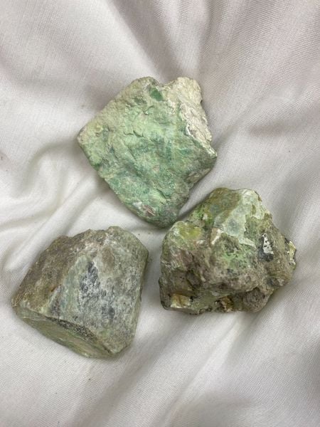  Đá Thô Mặt Trăng Lục - Green Moonstone Raw 