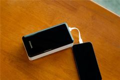 Pin sạc dự phòng Philips DLP9693KW kèm cáp 30.000mAH 22.5W