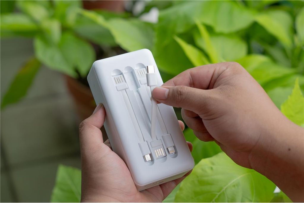 Pin sạc dự phòng Philips DLP9693KW kèm cáp 30.000mAH 22.5W