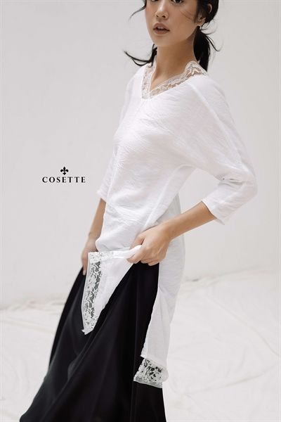  Đầm tay liền viền ren cổ và vai trắng 