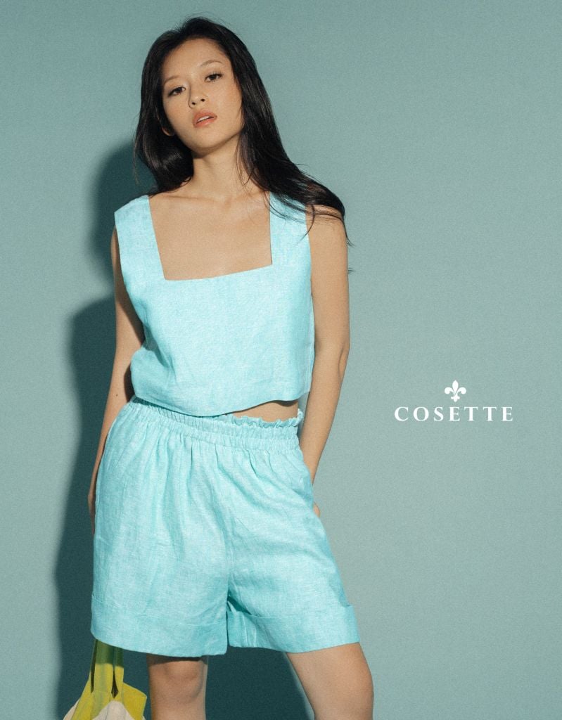  Áo cổ vuông linen xanh 