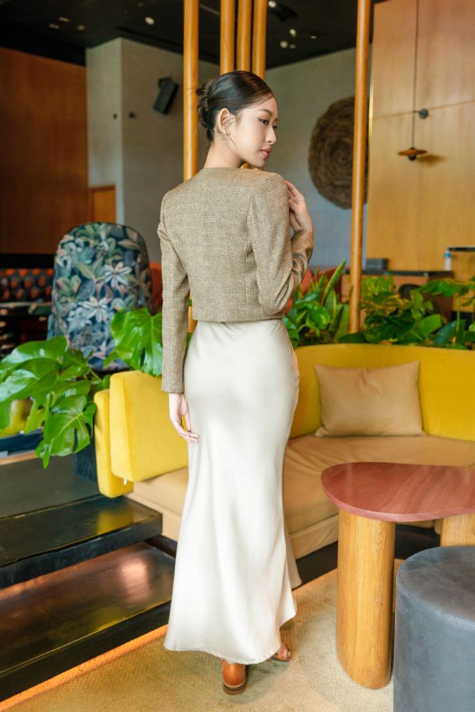  Áo vest Mixxx nâu nút khảm 