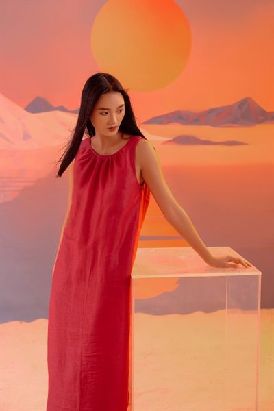  Đầm nhúng cổ hở lưng hồng sen 