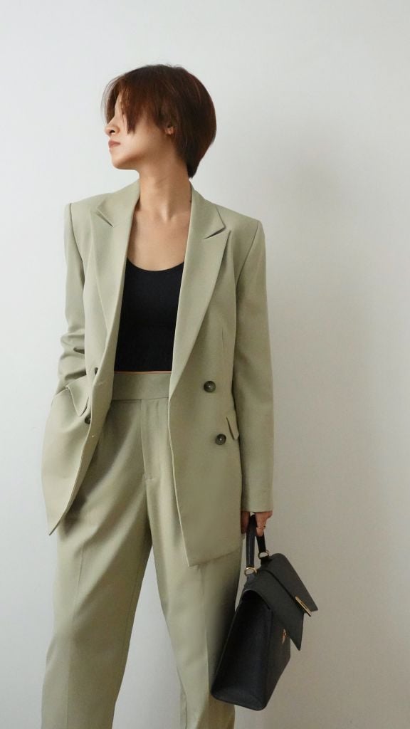  Áo vest 4 nút 2 lớp xẻ sau xanh cốm 