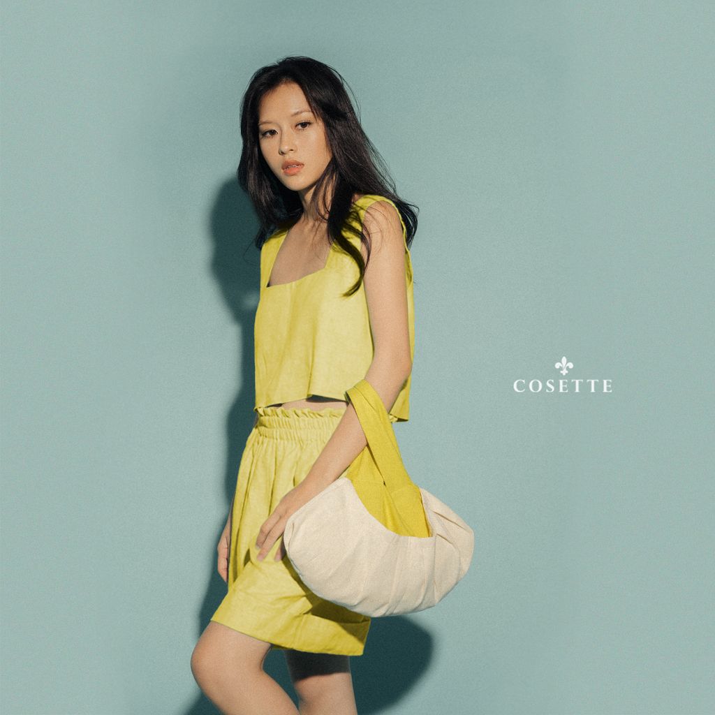  Áo cổ vuông linen vàng cốm 