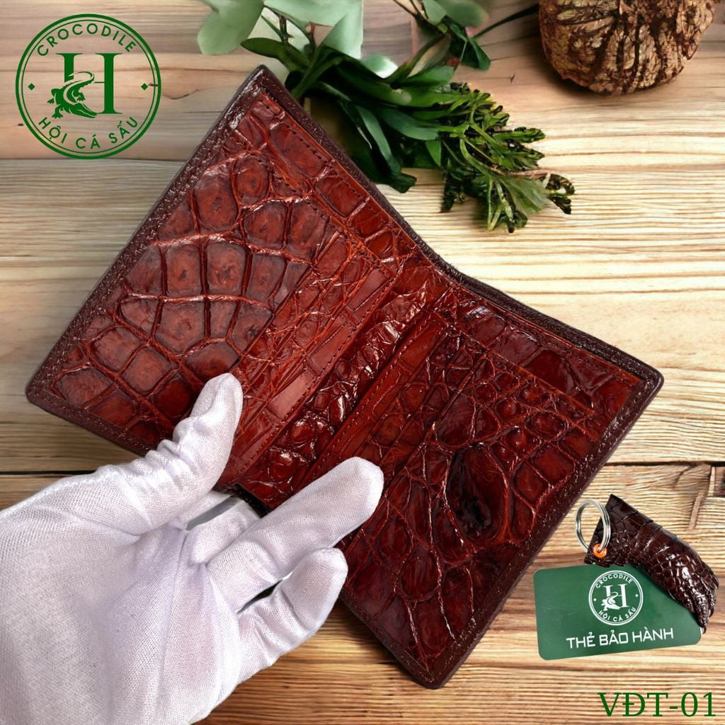 Ví nam phom đứng phối bàn tay cá sấu cao cấp - VDT