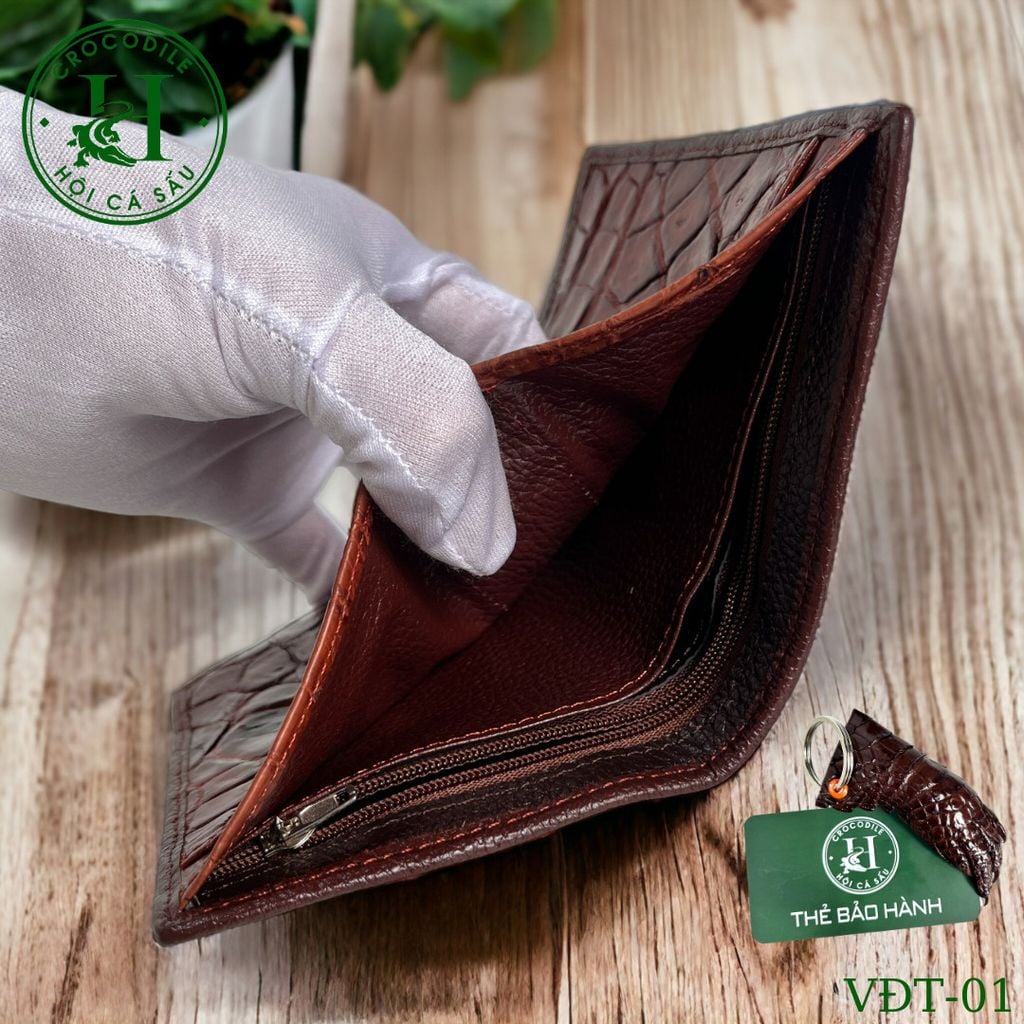 Ví nam phom đứng phối bàn tay cá sấu cao cấp - VDT
