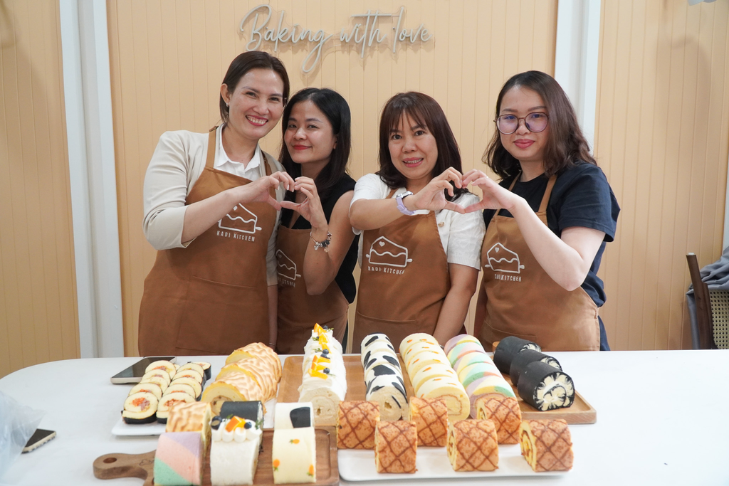 LỚP BÁNH BÔNG LAN CUỘN NÂNG CAO
