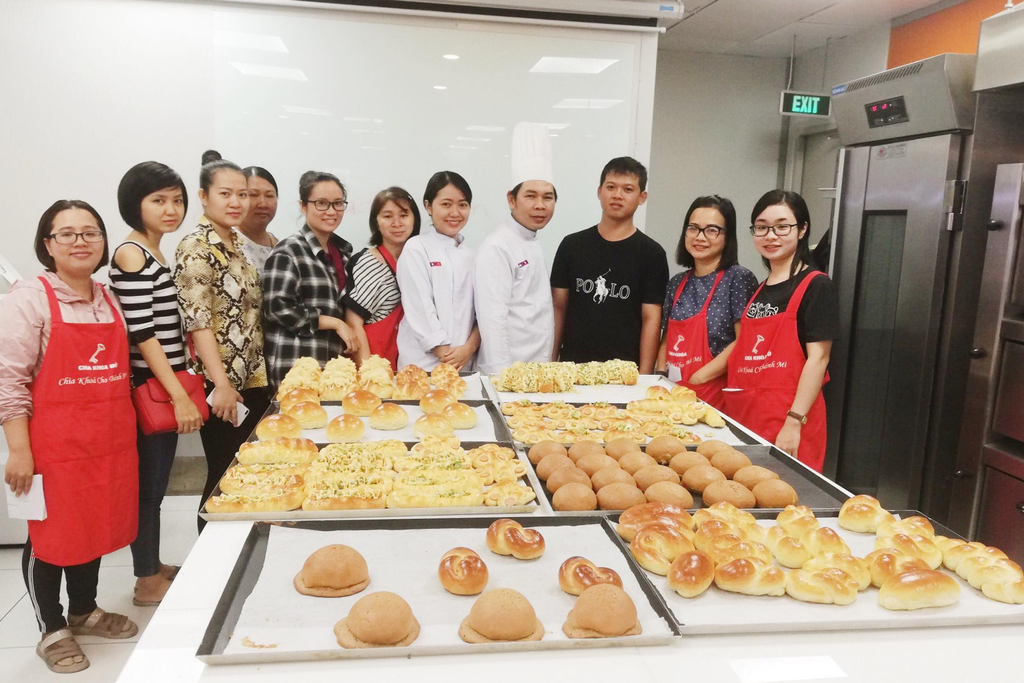 LỚP BÁNH MÌ NGỌT