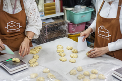 LỚP BÁNH BÔNG LAN CUỘN ĐÀI LOAN