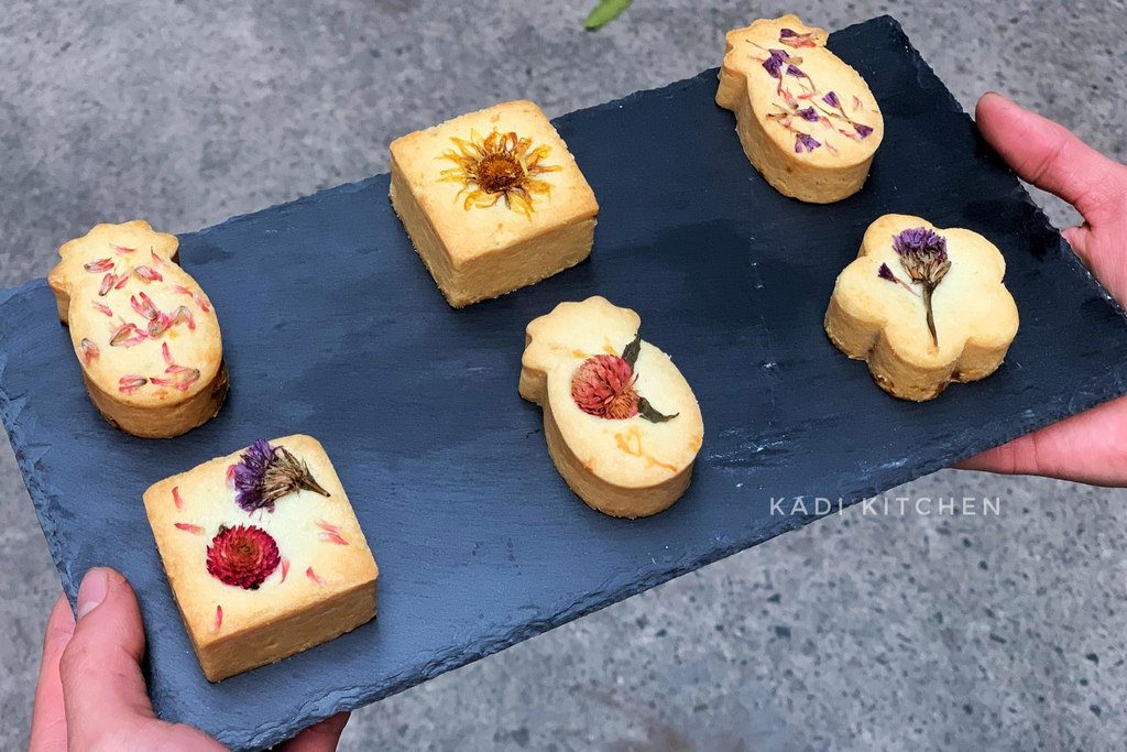 LỚP BÁNH DỨA