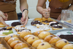 LỚP BÁNH DONUT