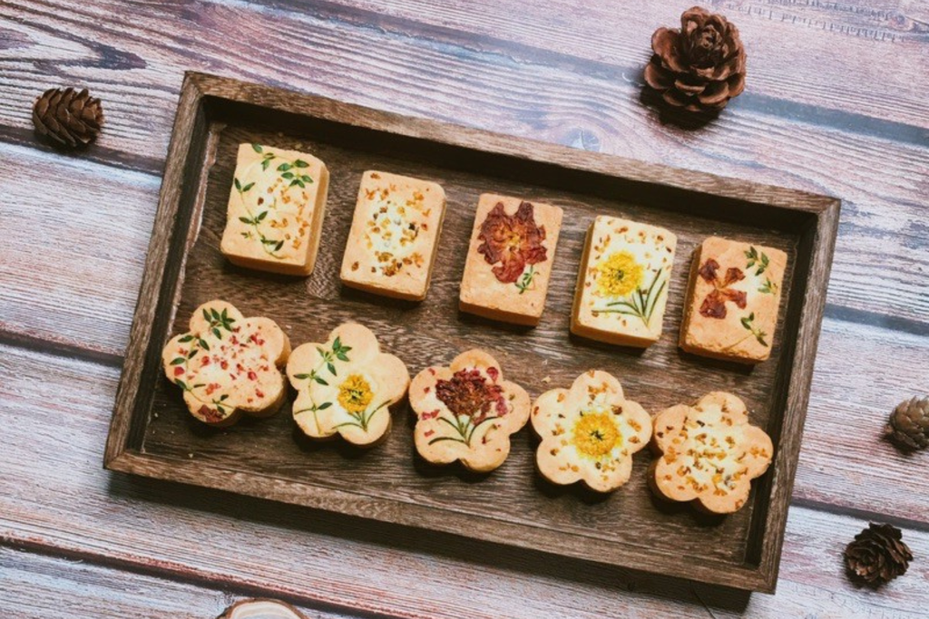 LỚP BÁNH DỨA