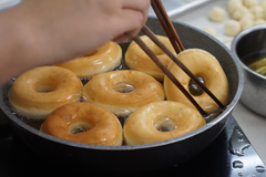 LỚP BÁNH DONUT