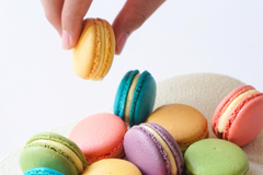 MACARON