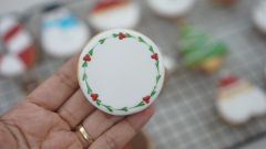 Icing cookies