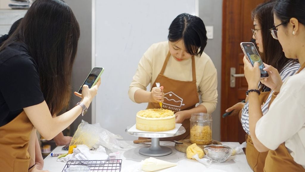 LỚP BÁNH BÔNG LAN TRỨNG MUỐI