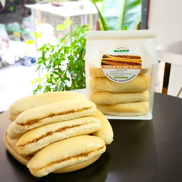  Bánh mì que xá xíu (12c) 