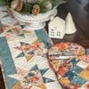 Tấm lót trải bàn trang trí từ vải tái chế/ Eco-reborn fabric Table Runner